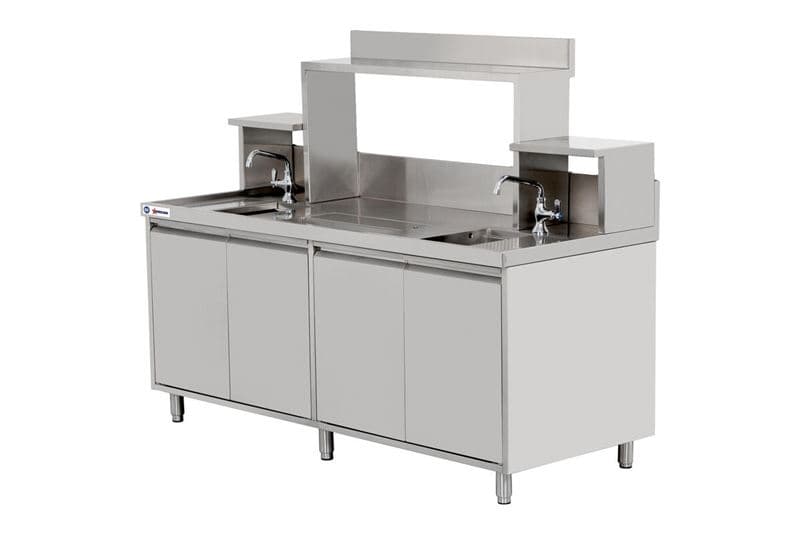 Omcan 48405 Station à thé aux perles de 72″ x 30″ x 34″ avec dosseret de 6″, deux éviers de 15″ x 15″ x 10″, planches d’égouttement et étagères supérieures
