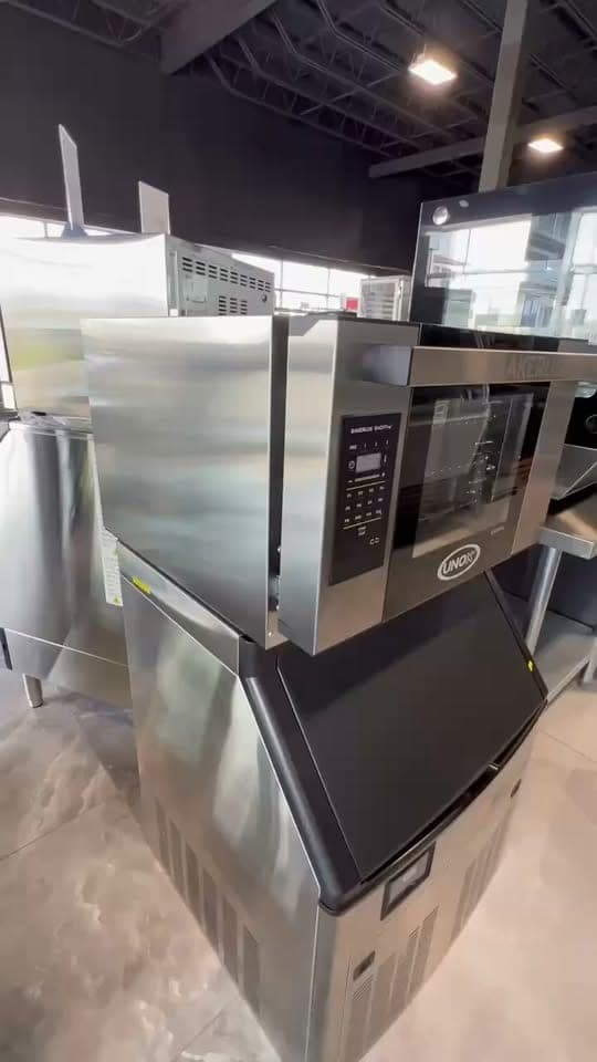 Unox Bakerlux SHOP.Pro XAFR-03HS-LGDN Half-Size Convection Oven (Open Box)