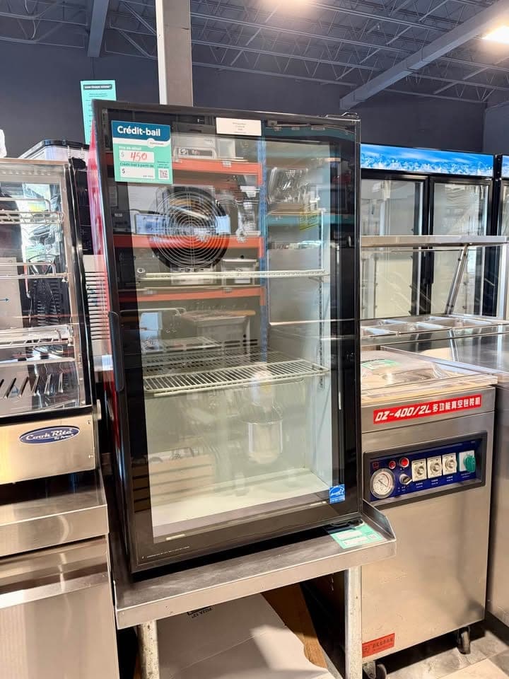 Réfrigérateur de comptoir à porte vitrée (usagé)