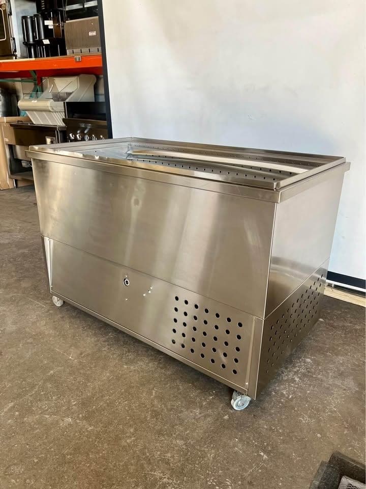 Table froide ouverte, 54 po (usagée)